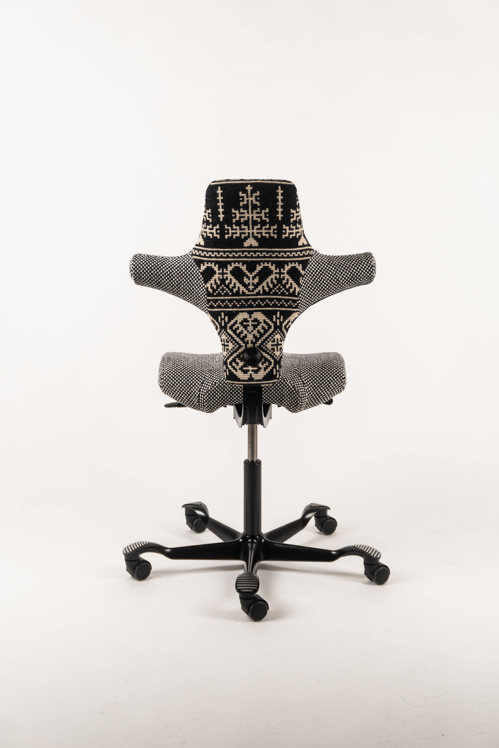 Flokk-images-recouture-hag-capisco-product-image_09