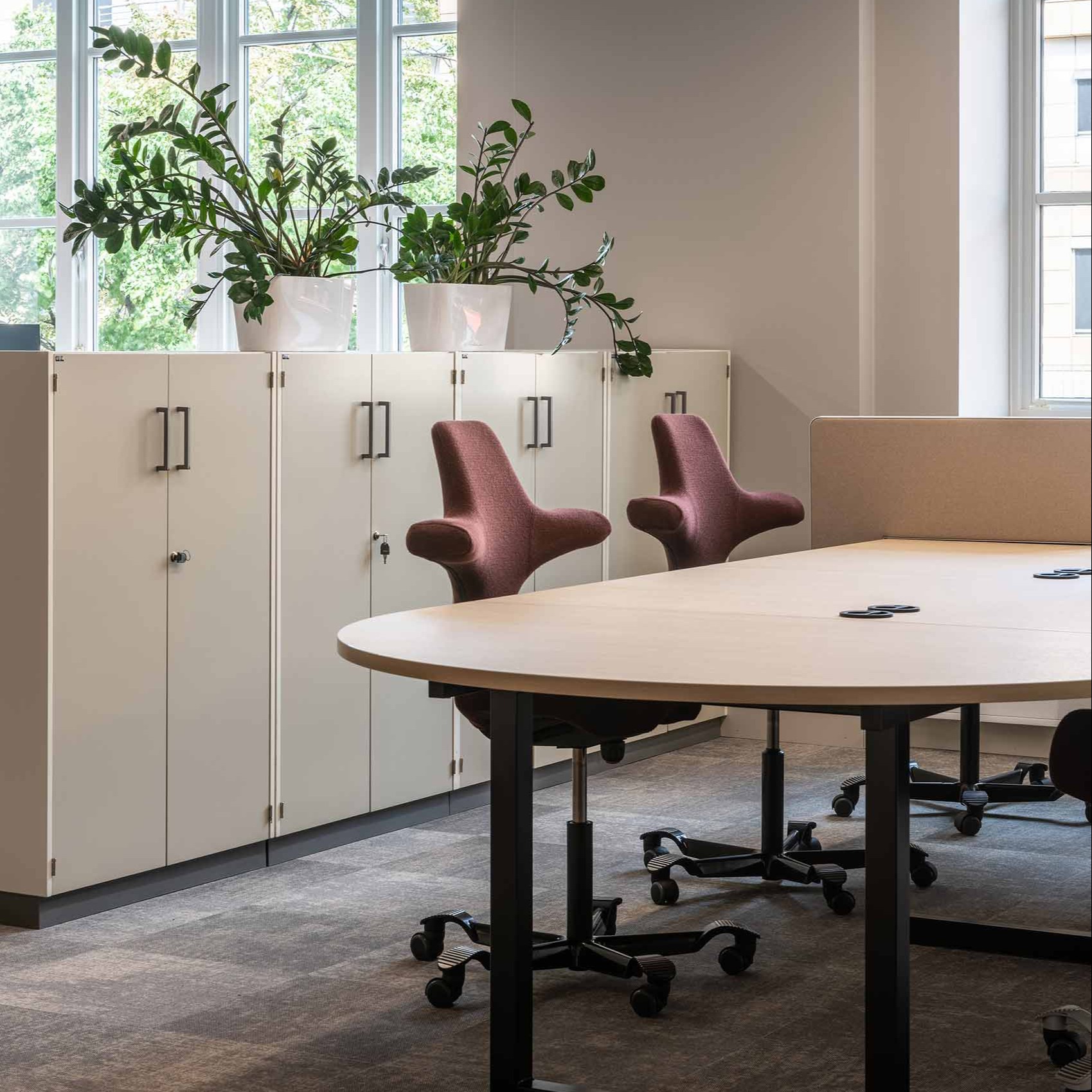 HÅG Capisco chairs incollaborative space at Nortura Office